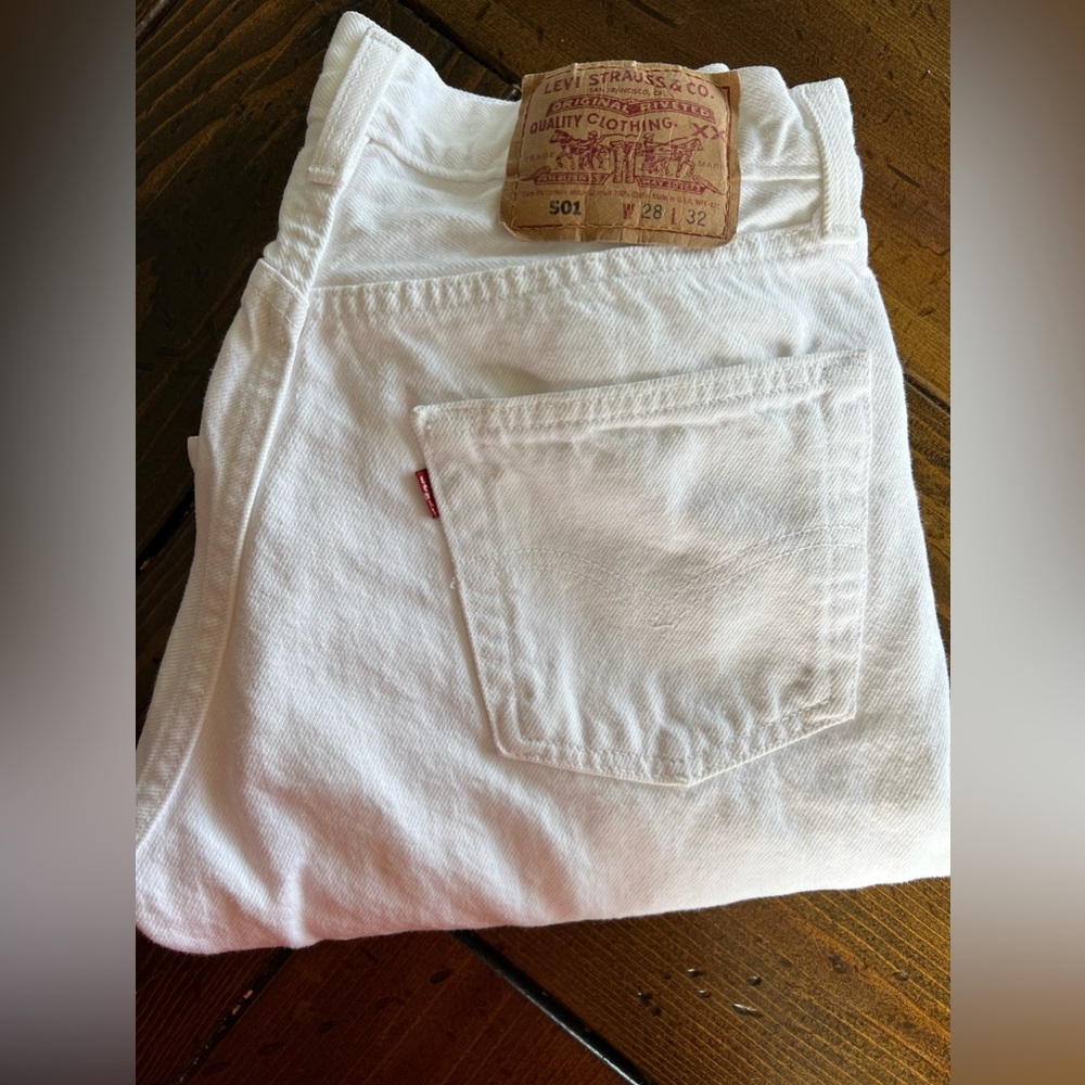 501 BUTTON FlY LEVIS